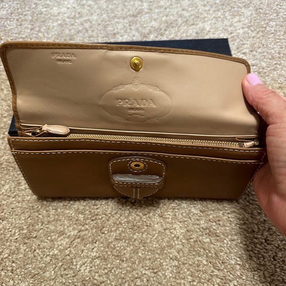 Prada City Calf wallet! Authentic! New in box! - Picture 8 of 13